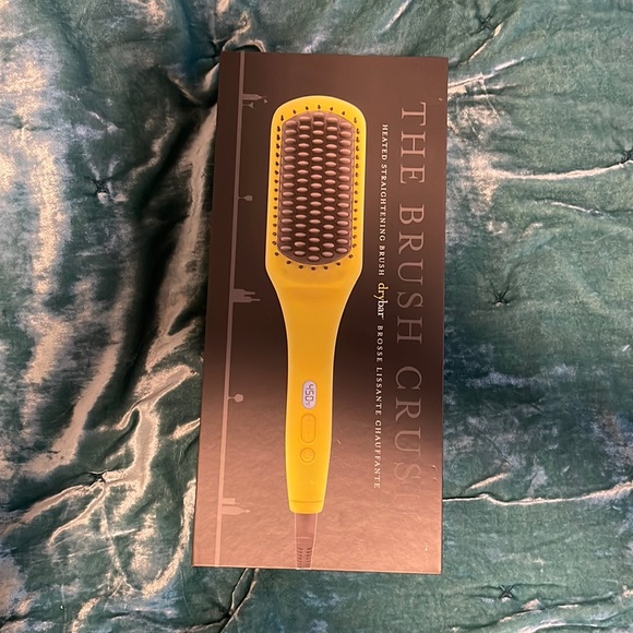 Drybar Other - Drybar the brush crush